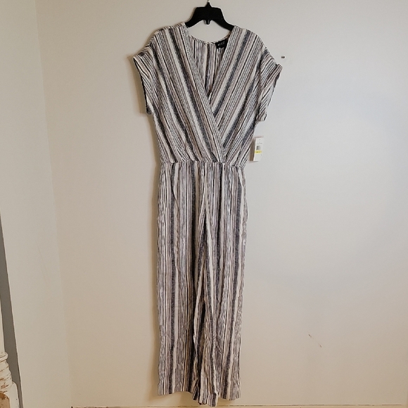 ECI New York Navy, Cream And Tan Linen JUMPER Nwt Size MEDIUM - Picture 1 of 9